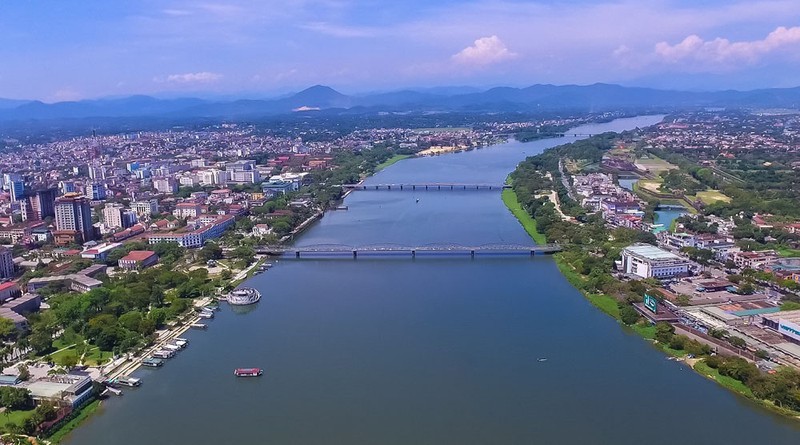 Hai bên bờ sông Hương là trục xương sống trong quá trình mở rộng đô thị Huế