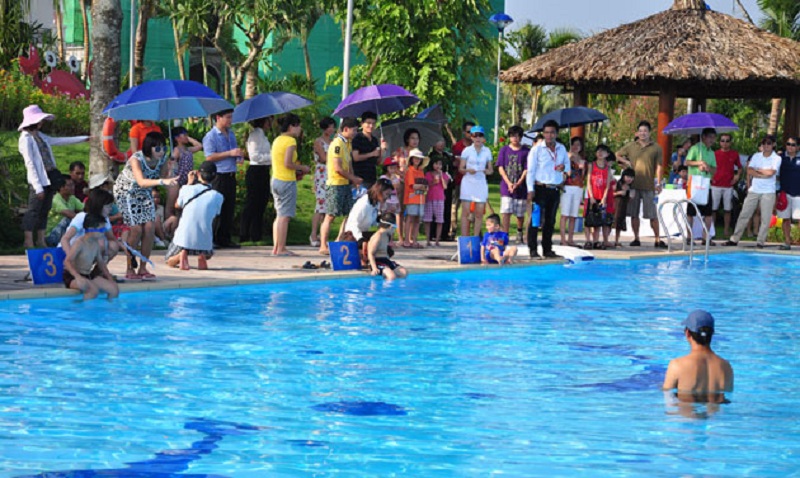 Cuộc thi bơi lội do cư dân Vinhomes riverside tổ chức