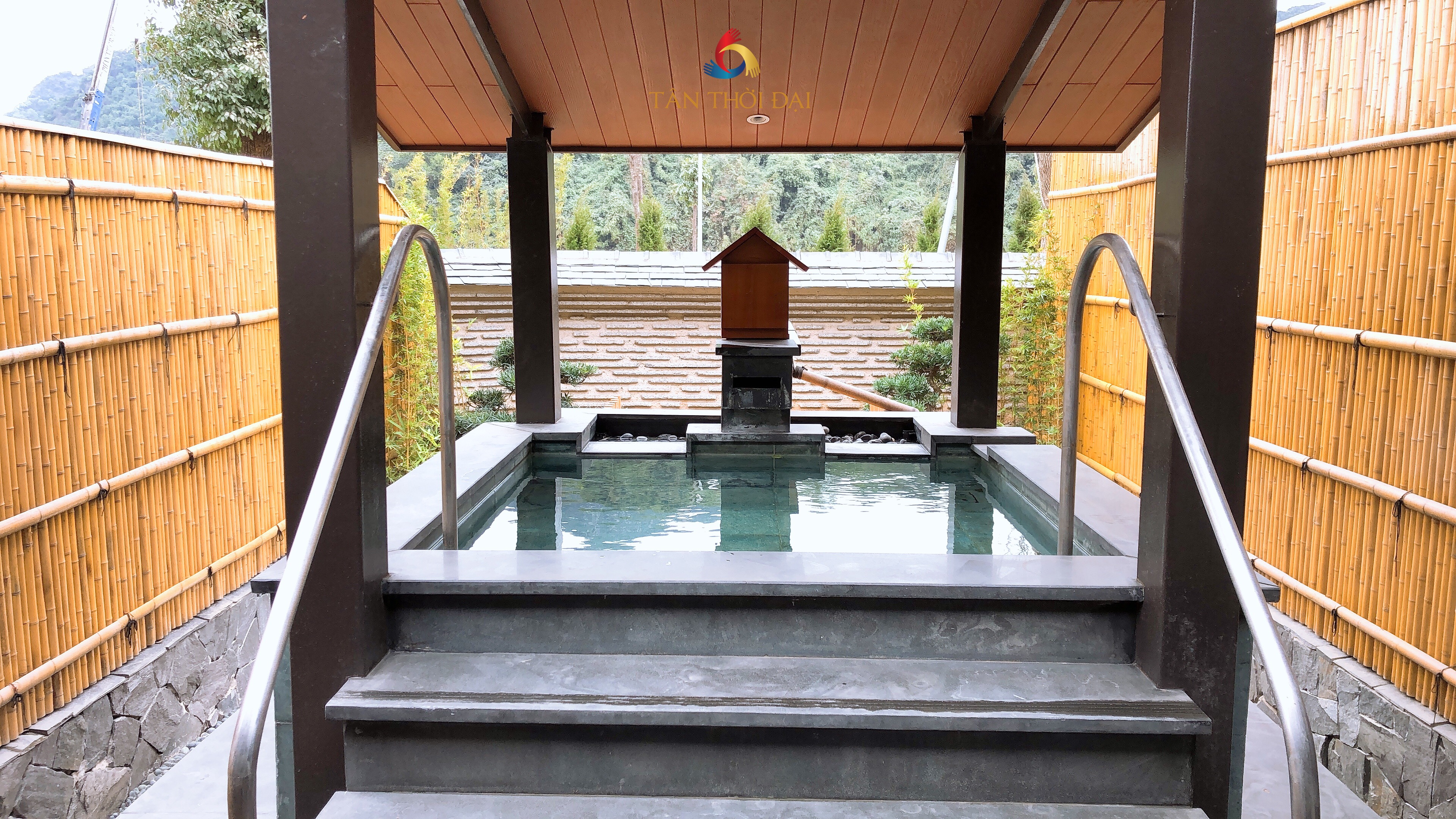 Bể tắm Sun Onsen Village